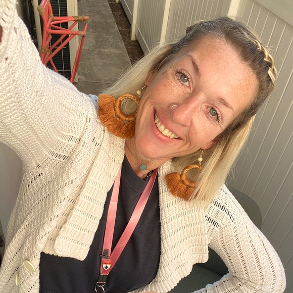 Meet the Posher Other - Meet your Posher, Thea